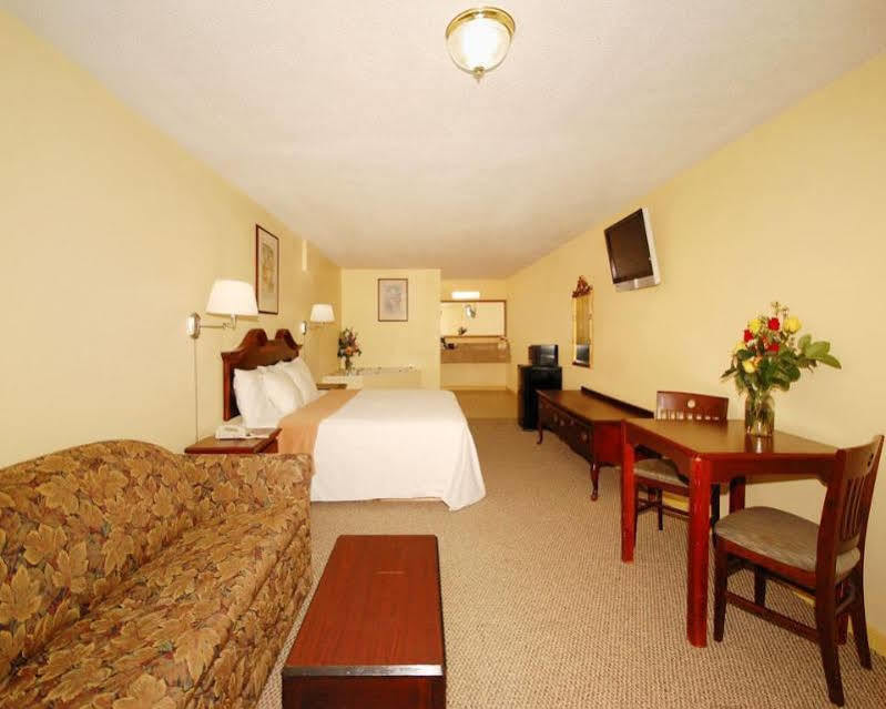 Red Roof Inn Memphis - Graceland Airport Eksteriør billede